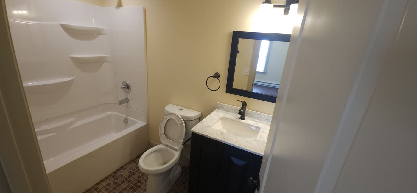 1416 E State St - Apartment - 12