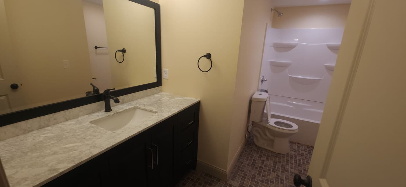 1416 E State St - Apartment - 6