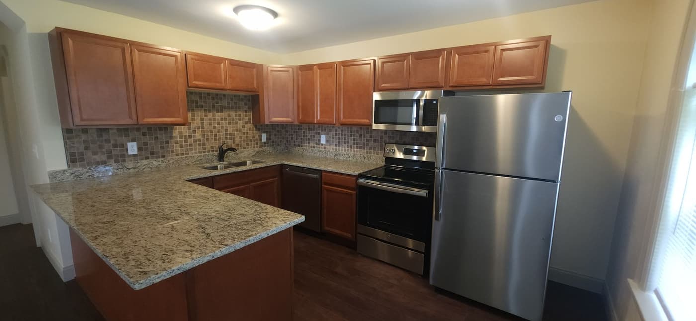 1416 E State St - Apartment - 24