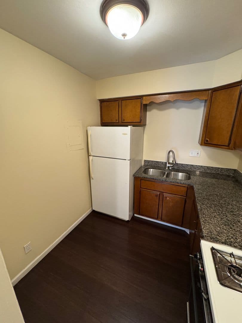 Riverside Terrace Apartments - Apartment - 2