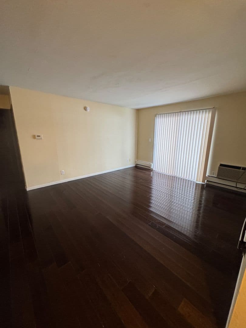 Riverside Terrace Apartments - Apartment - 10