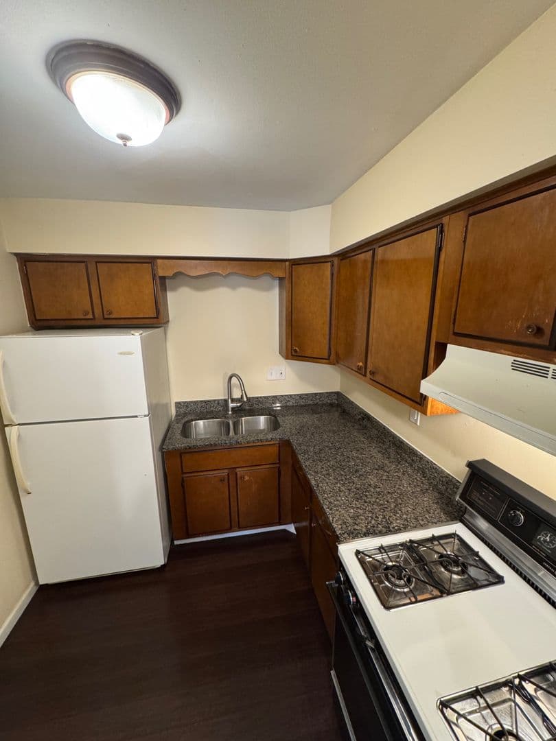 Riverside Terrace Apartments - Apartment - 13