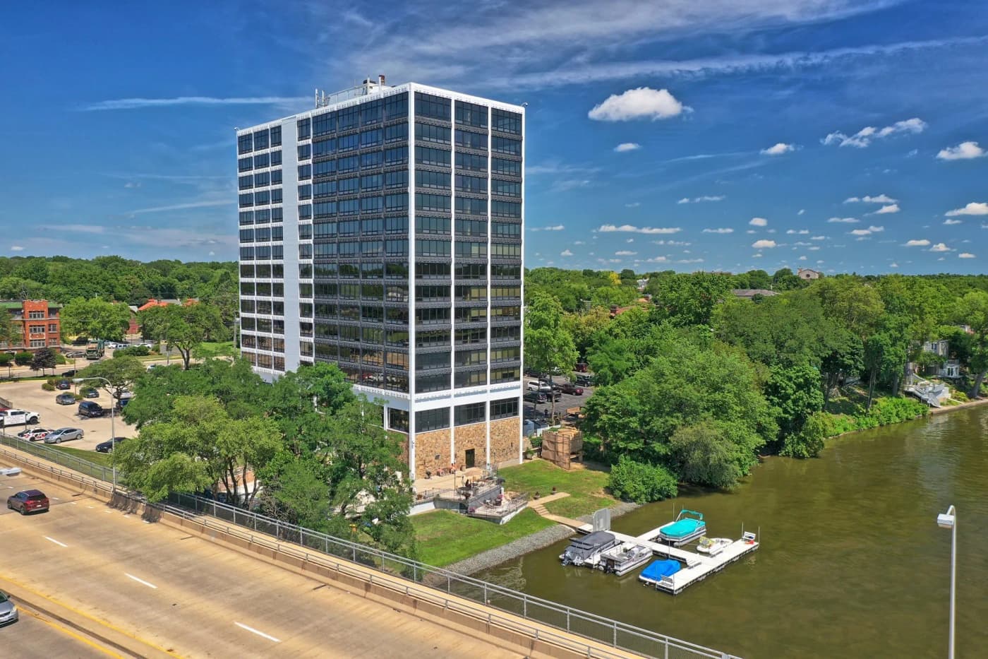 Rock River Tower  - Apartment - 4