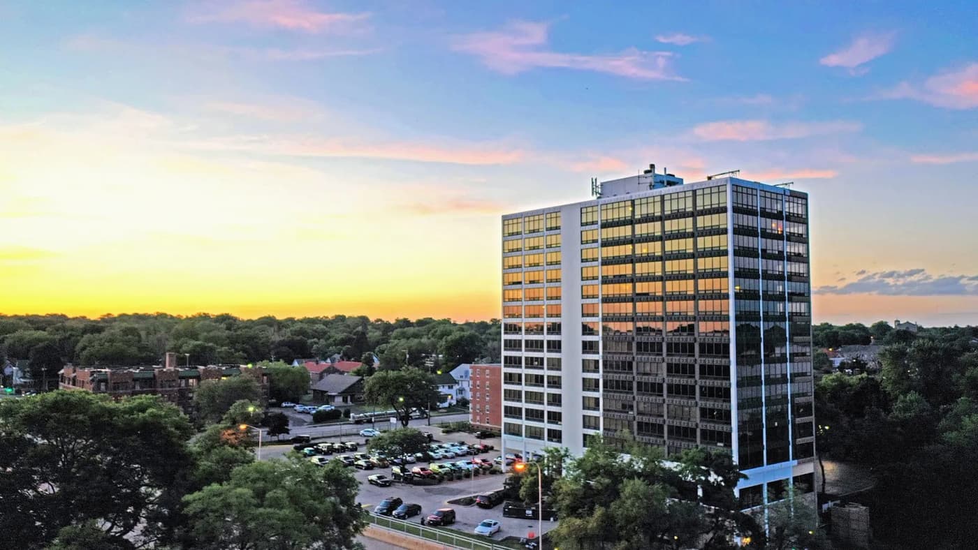 Rock River Tower  - Apartment - 7