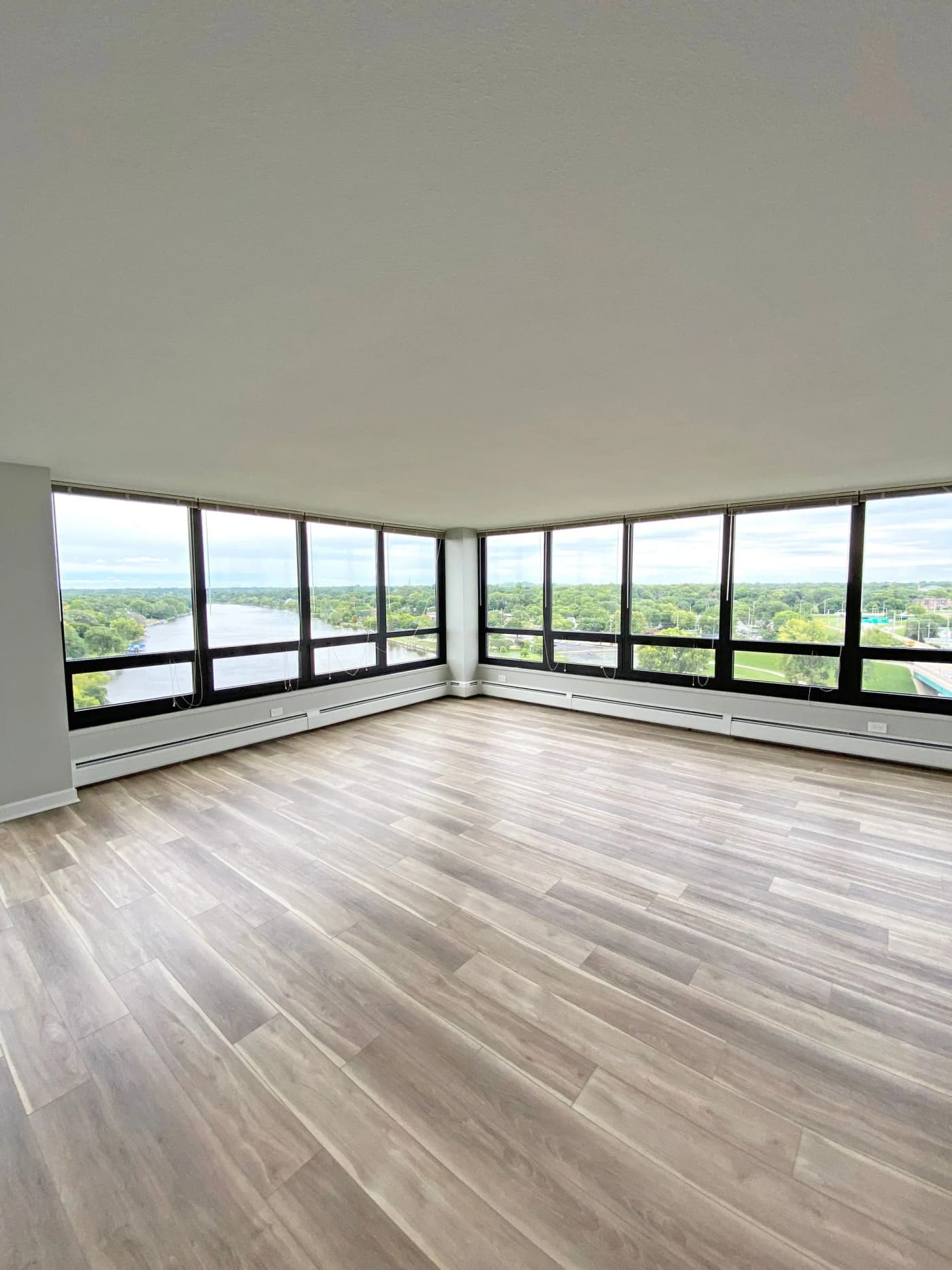 Rock River Tower  - Apartment - 52