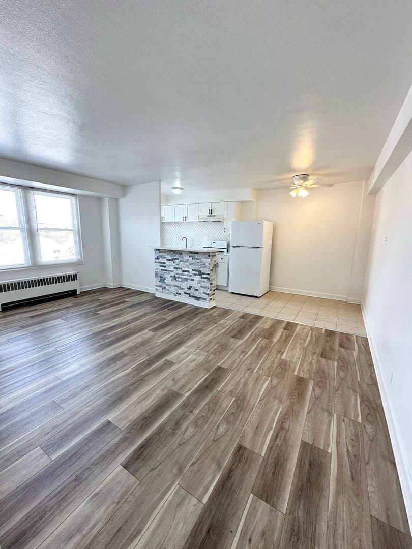 MAIN STREET APARTMENTS - Apartment - 32
