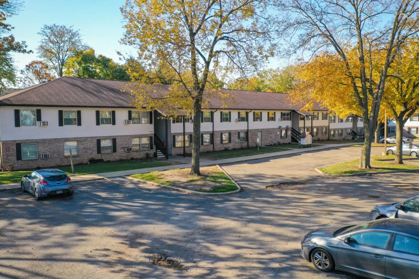 Rockford apartments for rent - Property image - HERSHEY MANOR APARTMENTS - 1