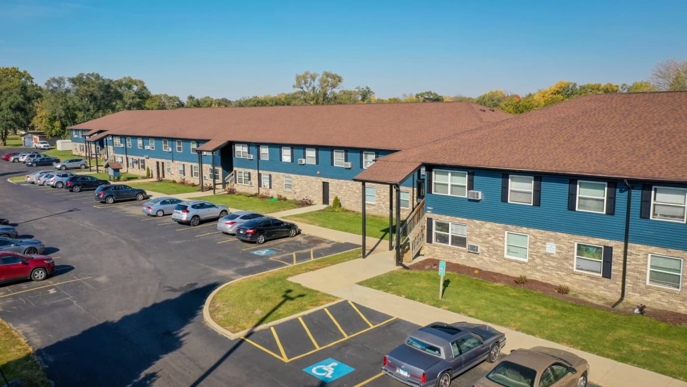 Rockford apartments for rent - Property image - KEMPER MANOR APARTMENTS - 1