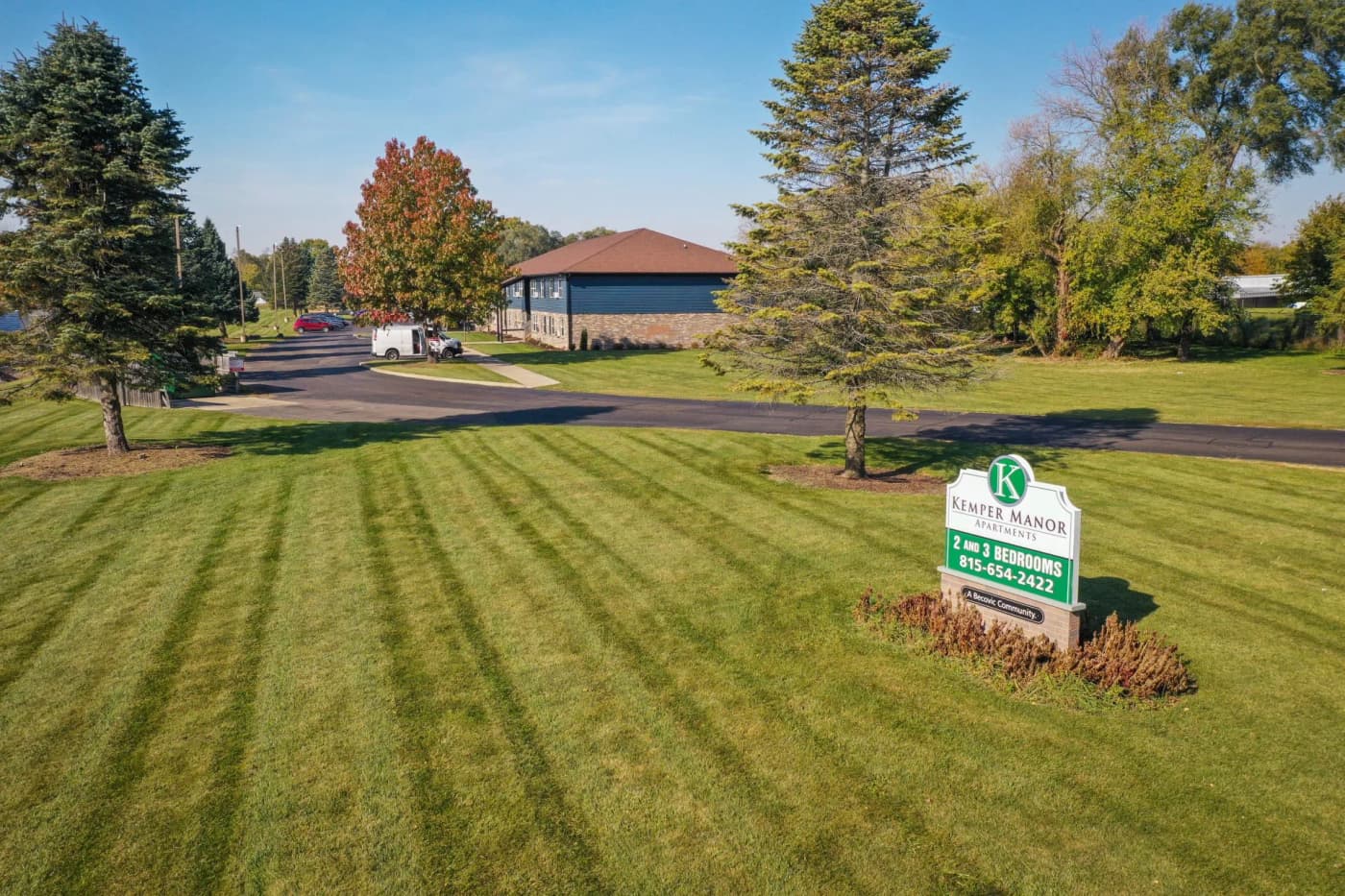 Rockford apartments for rent - Property image - KEMPER MANOR APARTMENTS - 2