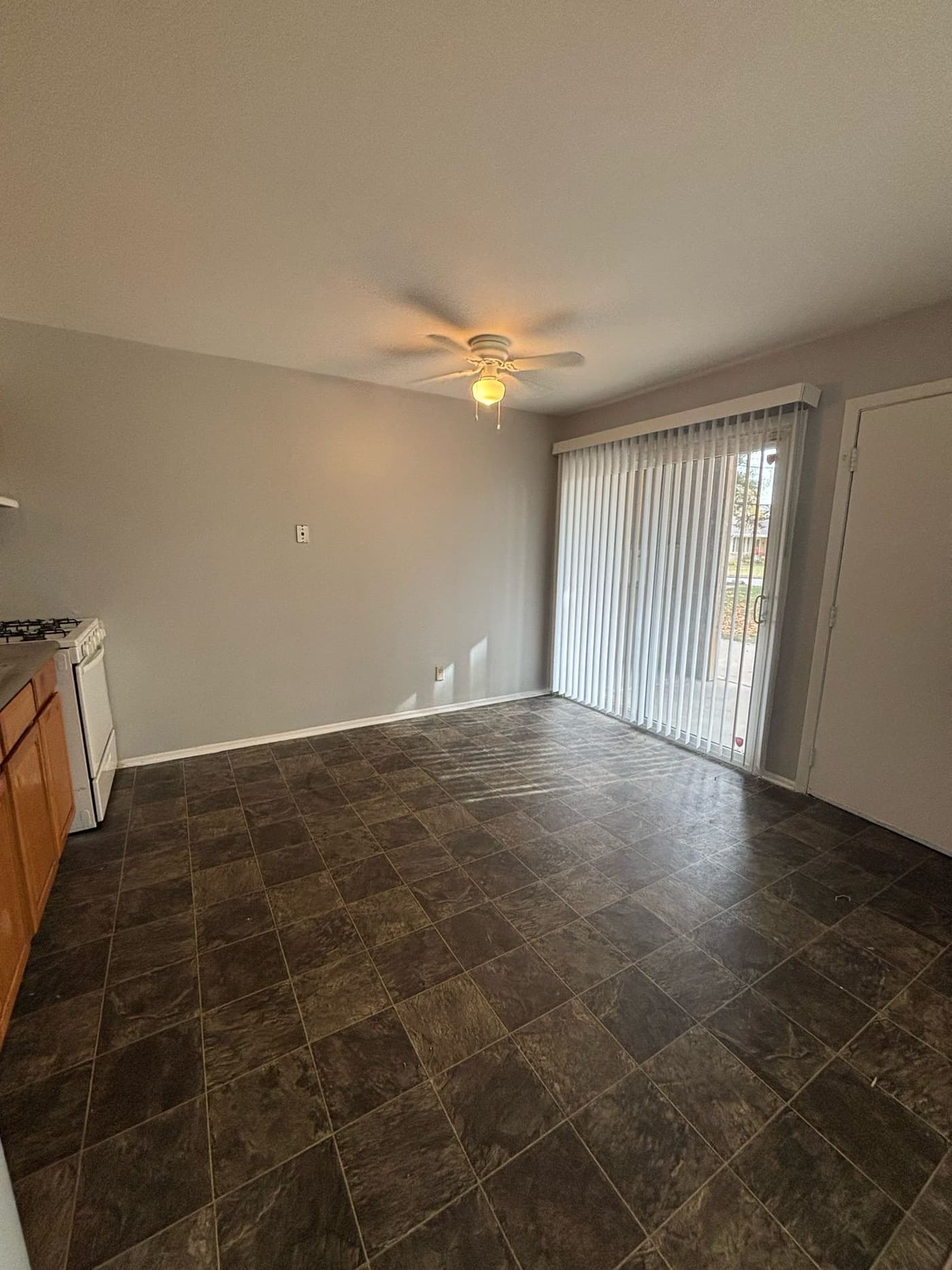 The Arbors - Rockford - Apartment - 38