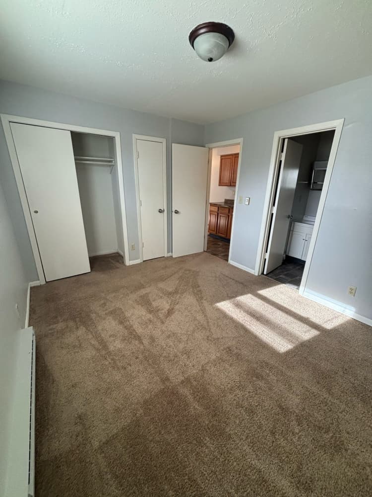 Rockford apartments for rent - image - original.jpg_30.jpeg