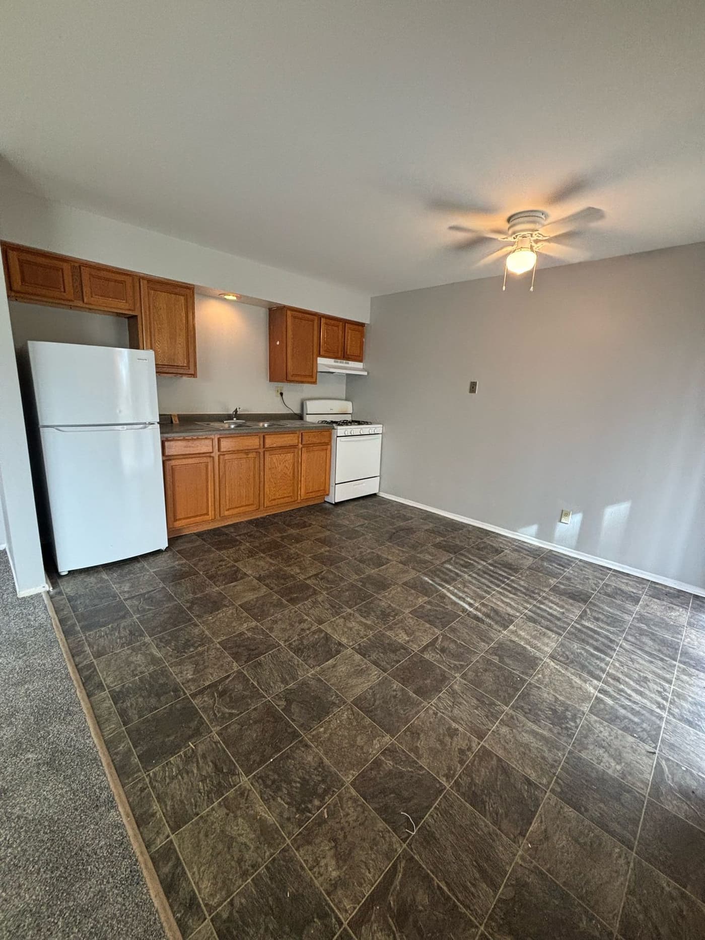 The Arbors - Rockford - Apartment - 35