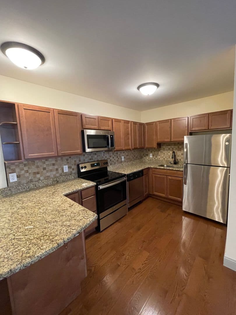 undefined apartments for rent - image - large (12).jpg - 3