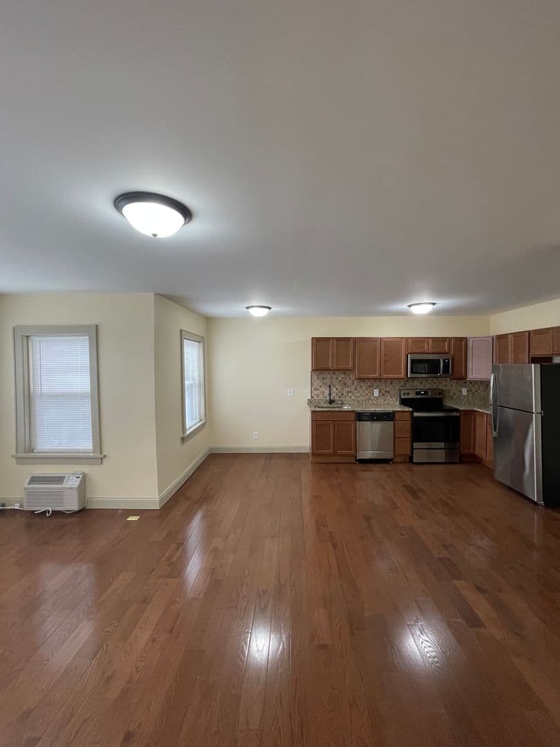 undefined apartments for rent - image - large (6).jpg - 1