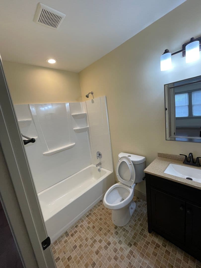 undefined apartments for rent - image - large (9).jpg - 0