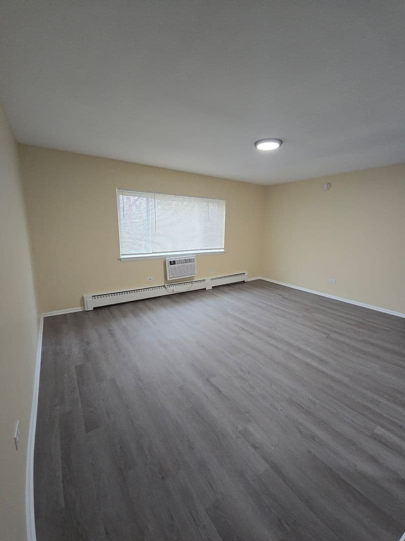 undefined apartments for rent - image - large (1).jpg - 1