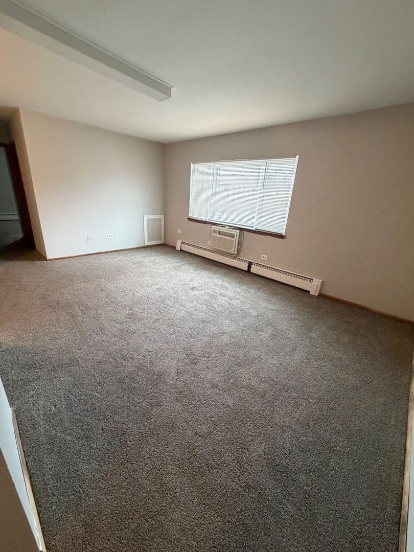 undefined apartments for rent - image - large (2).jpeg - 2