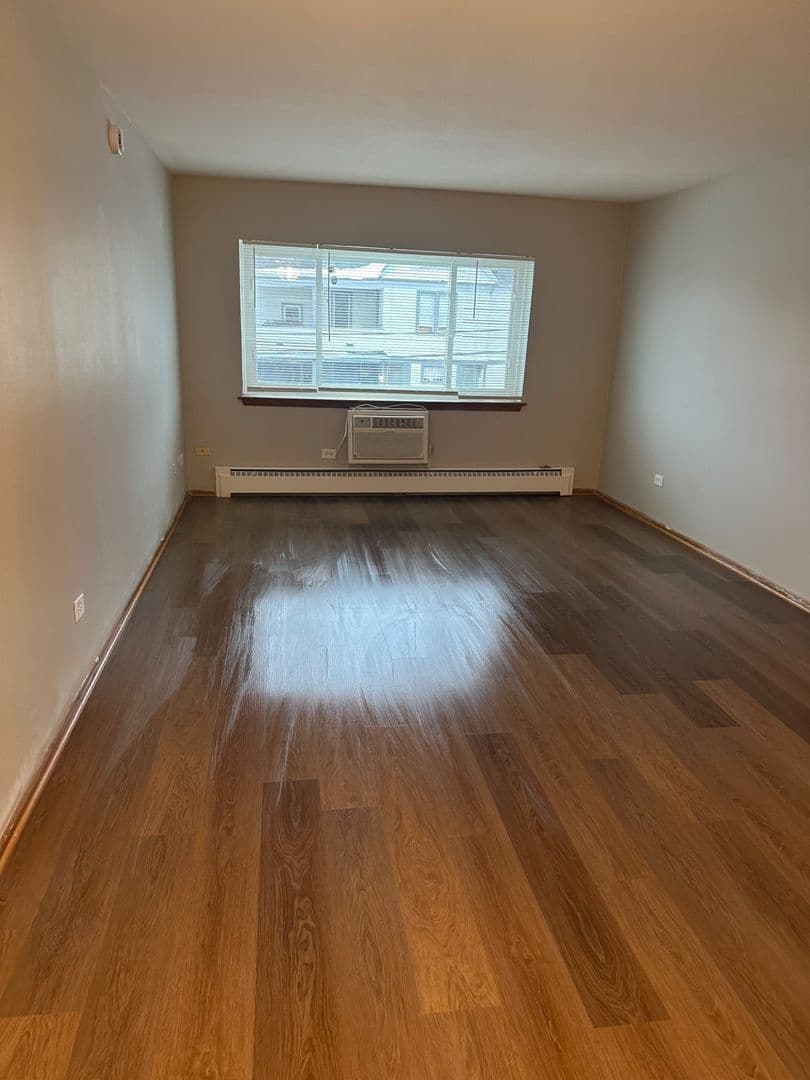 undefined apartments for rent - image - large (6).jpeg - 2