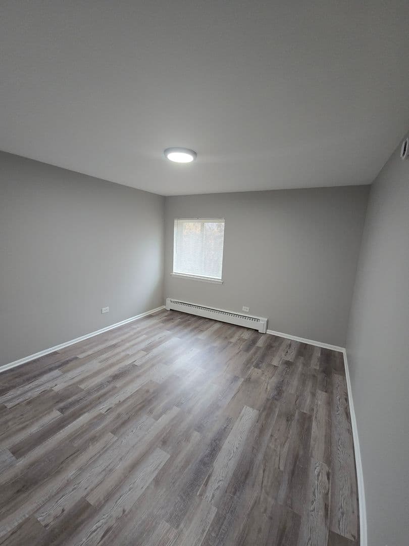 undefined apartments for rent - image - large (8).jpg - 3