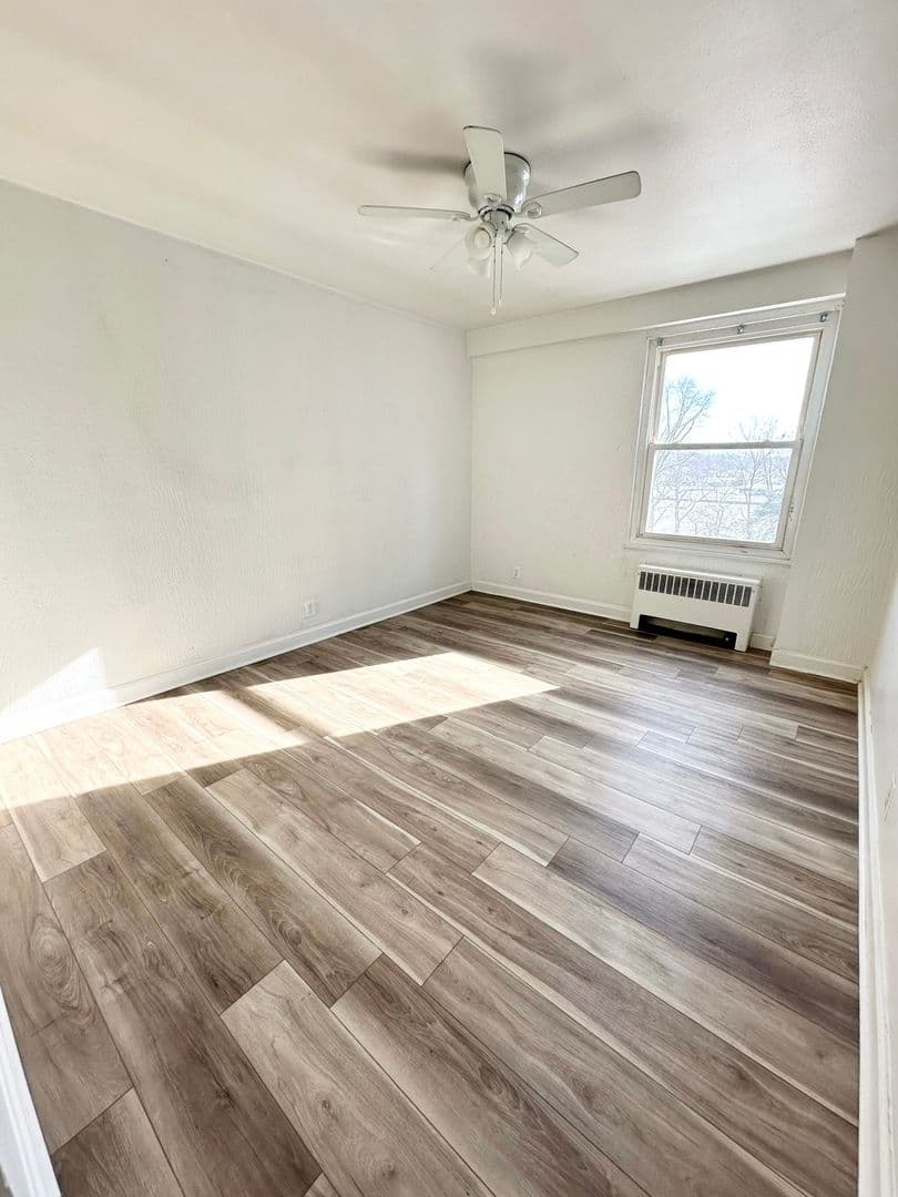 undefined apartments for rent - image - large (2).jpg - 1