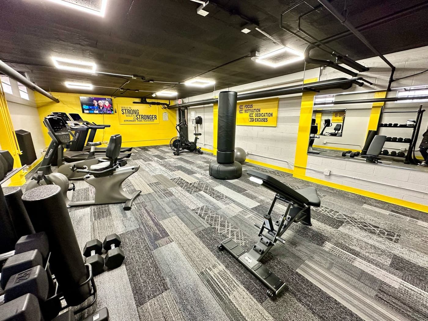 undefined apartments for rent - image - large (5).jpeg - 2