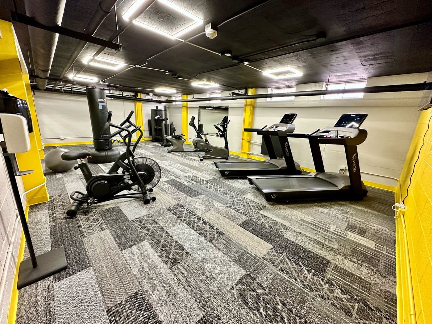 undefined apartments for rent - image - large (6).jpeg - 0