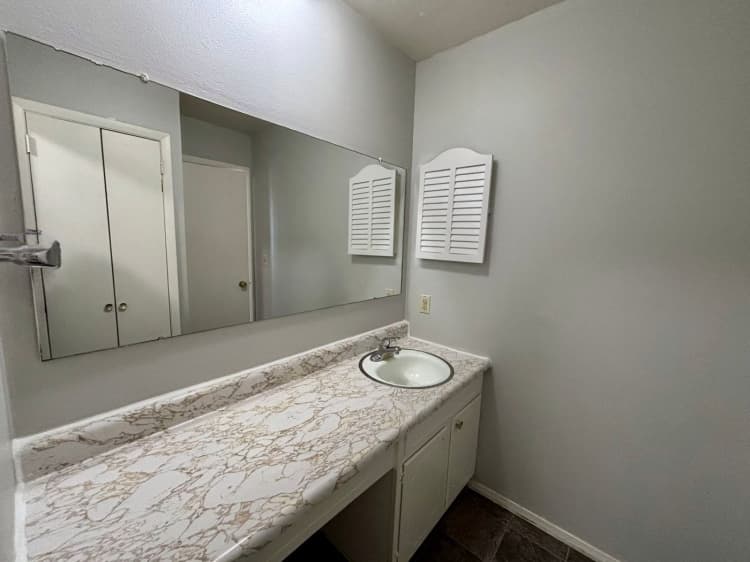 undefined apartments for rent - image - large.jpg_16.jpeg