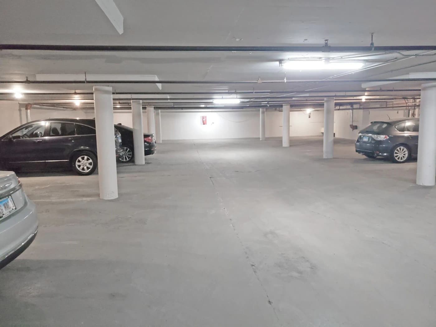 Rockford apartments for rent - image - Garage+South-1920w.webp