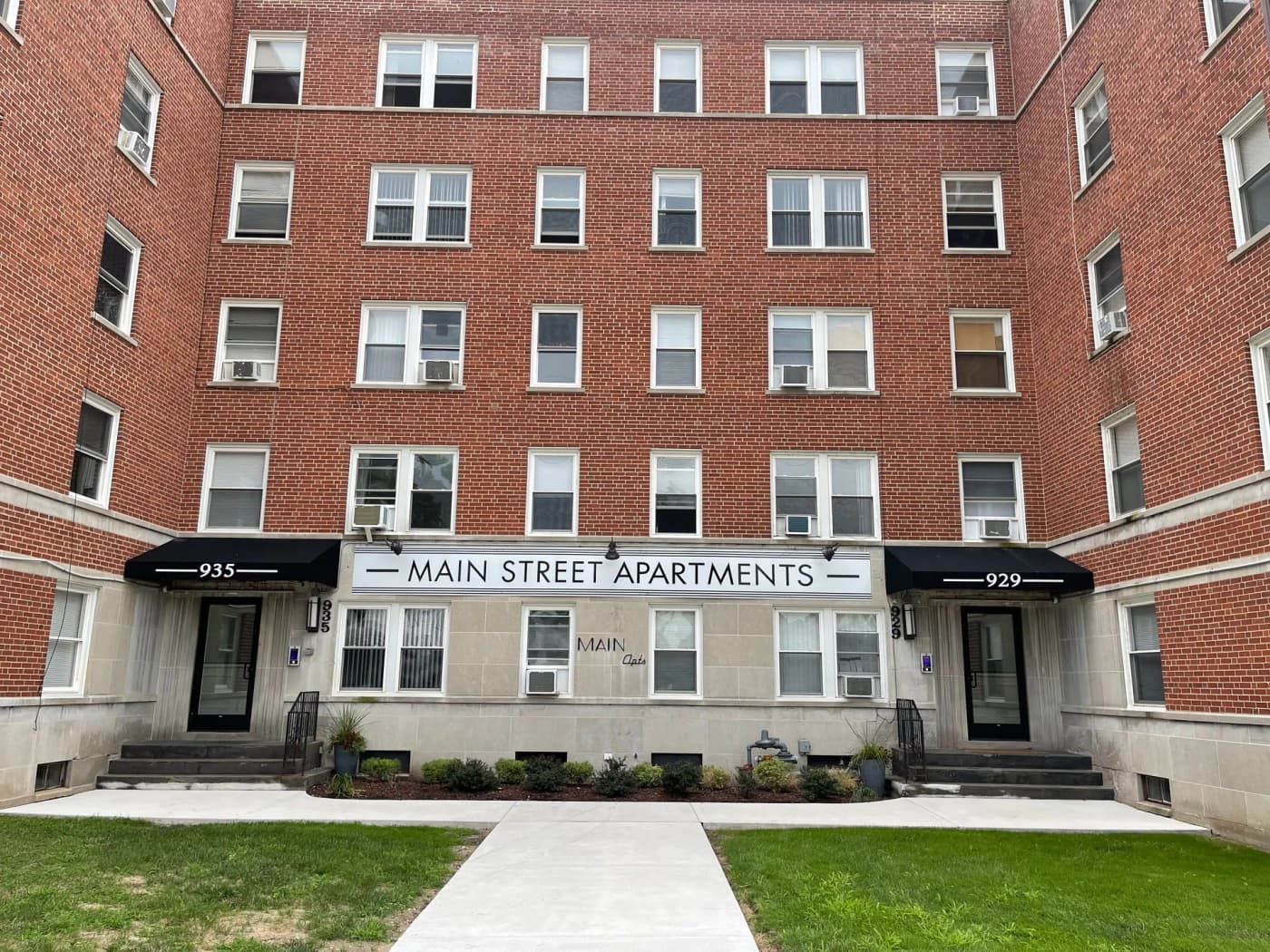 Rockford apartments for rent - Property image - MAIN STREET APARTMENTS - 1