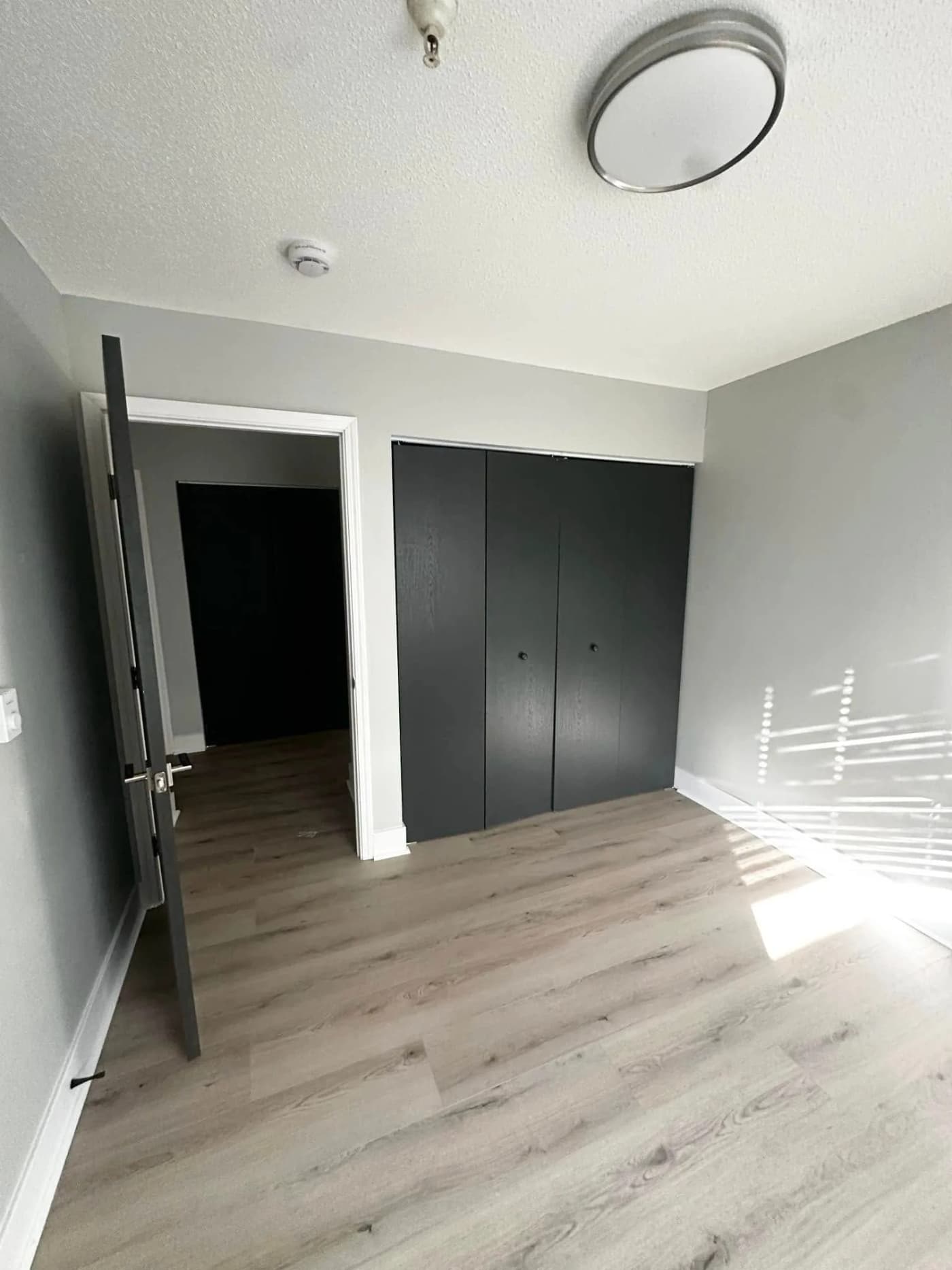 Rockford apartments for rent - Property image - HERSHEY MANOR APARTMENTS - 3