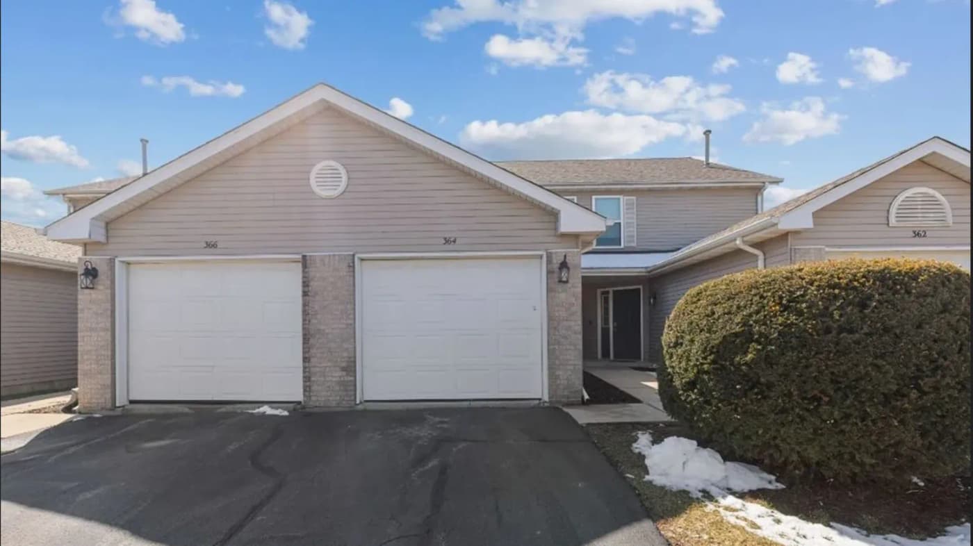 Rockford apartments for rent - Property image - Rockford Townhomes East - 2