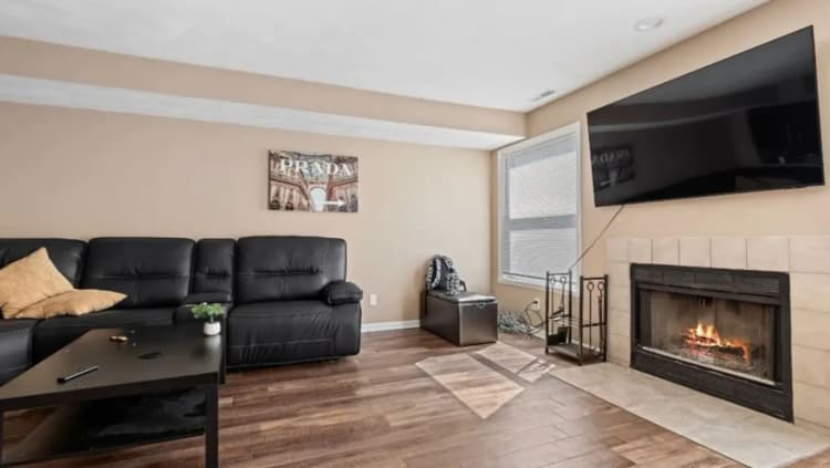 Rockford apartments for rent - image - 2023-07-18+20_54_58-Rockford+Townhomes+East+Apartments+-+362+Amphitheater+Dr-+Rockford-+IL+61107+-+Z-1920w.webp