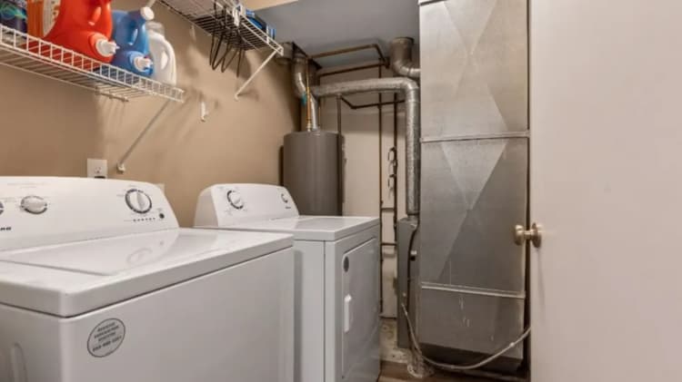 Rockford apartments for rent - image - 2023-07-18+20_55_21-Rockford+Townhomes+East+Apartments+-+362+Amphitheater+Dr-+Rockford-+IL+61107+-+Z-1920w.webp