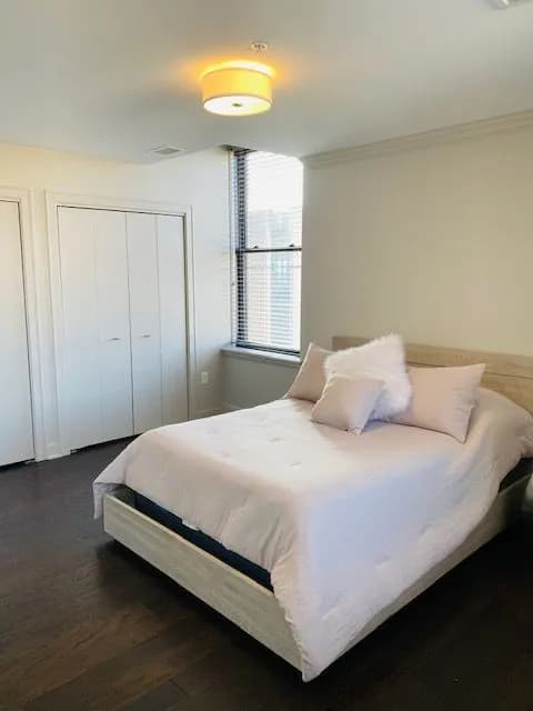 Rockford apartments for rent - Property image - Valencia Apartments - 1