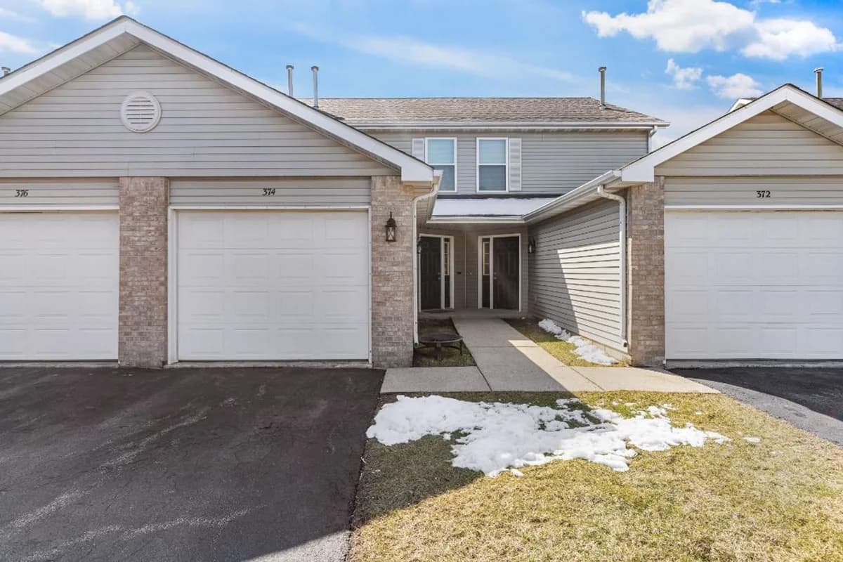 Rockford apartments for rent - Property image - 372 Amphitheater Drive - 1